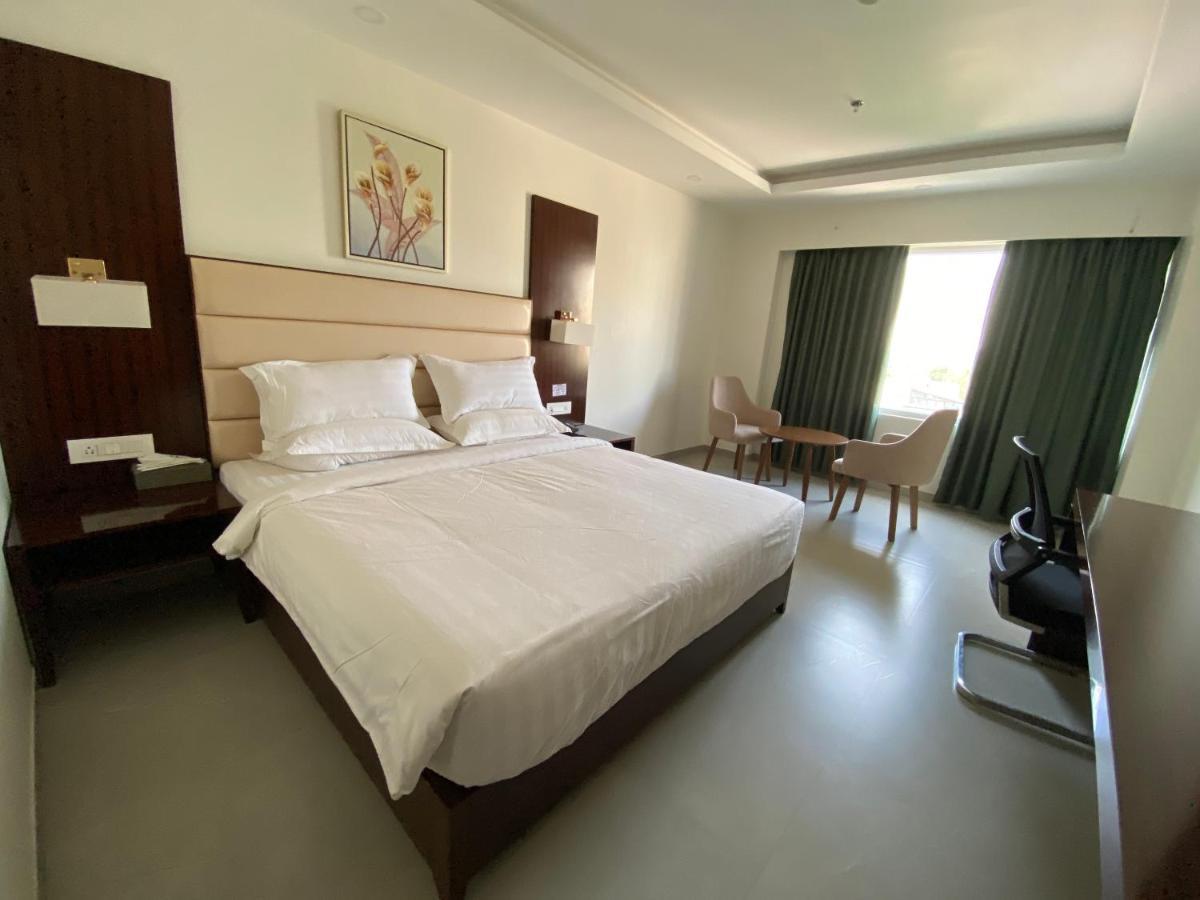 Apricot Hotel , أحمد أباد المظهر الخارجي الصورة