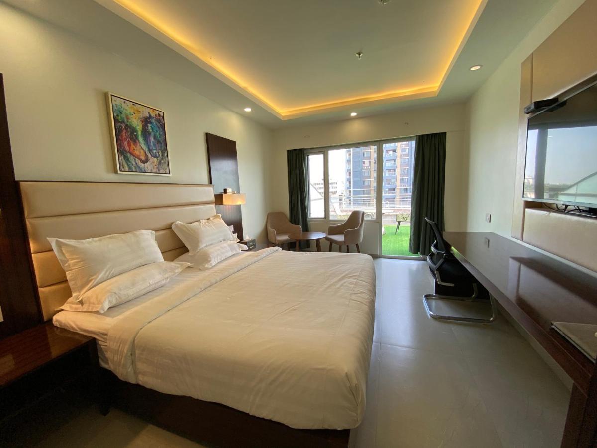 Apricot Hotel , أحمد أباد المظهر الخارجي الصورة
