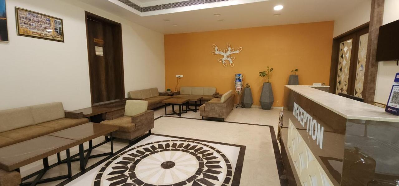 Apricot Hotel , أحمد أباد المظهر الخارجي الصورة