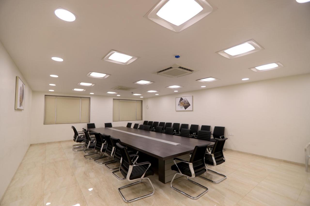 Apricot Hotel , أحمد أباد المظهر الخارجي الصورة